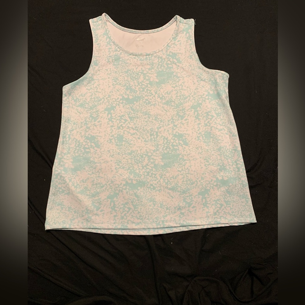 Two Active Wear Tank Tops - Picture 5 of 8